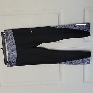 Nike Capri